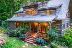 Take A Look Inside This Beautiful Cabin In North Carolina, United States