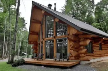 Experience The Coziness of a Log House For Two – Wait Until You See the Staircase!
