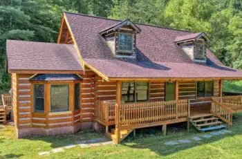 A Beautiful Tennessee Log Home Sitting On 18 Acres