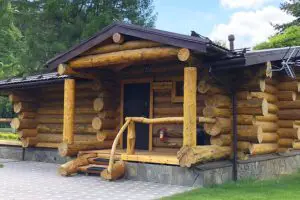 Take a virtual tour of this log home