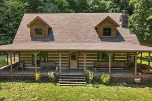 Beautiful Log Cabin on More than 6.5 Acres