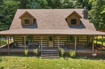 Beautiful Log Cabin on More than 6.5 Acres