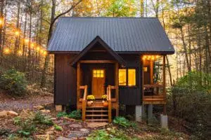 Peaceful Creekside Tiny House Next To Waterfall
